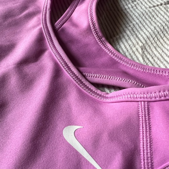 Nike Dri Fit sports bra, XS, lavender/lilac color - Picture 3 of 4